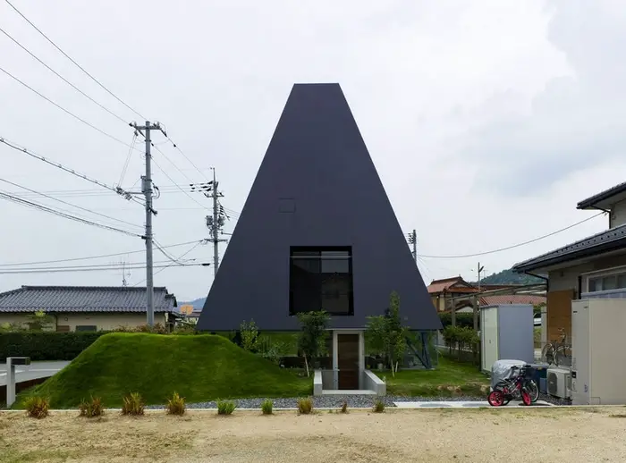 Pit House, Saijo, Makoto Tanijiri