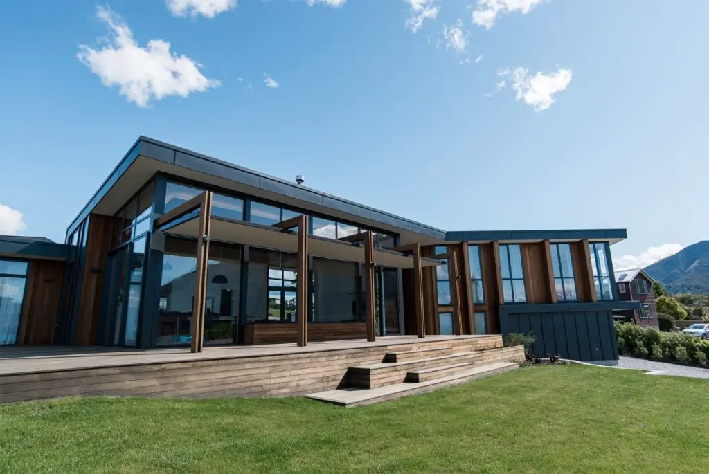 This holiday home is surrounded by a stunning vista and the homeowners made sure they have easy viewing access.